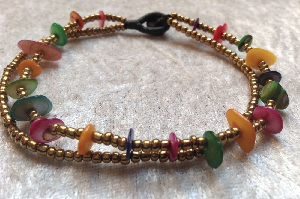 DOUBLE BRACELETS MULTICOULEURS PERLES M�TAL DOR� Envoi Possi 2 Tr�gunc (29)