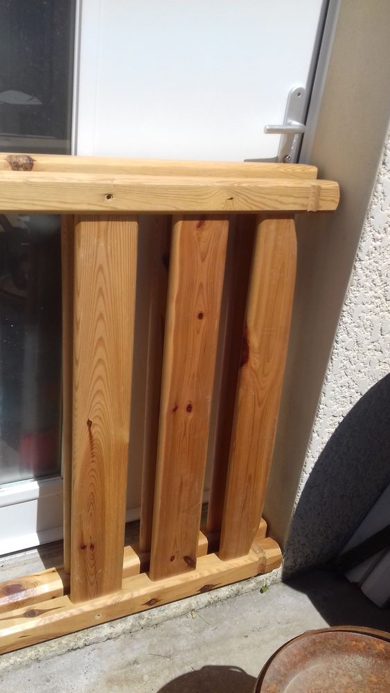 Lit � double �tage. 0 Villeneuve-de-Berg (07)