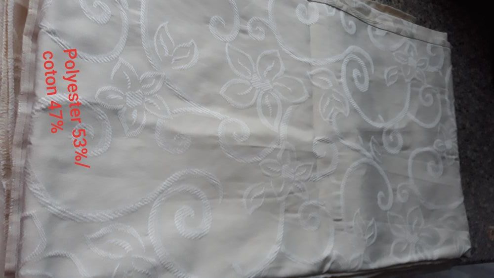 Double rideaux occultants de couleur beige 25 Strasbourg (67)