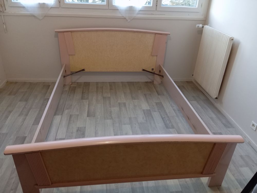 Lit double et sommier 140 par 190 30 Lu�on (85)