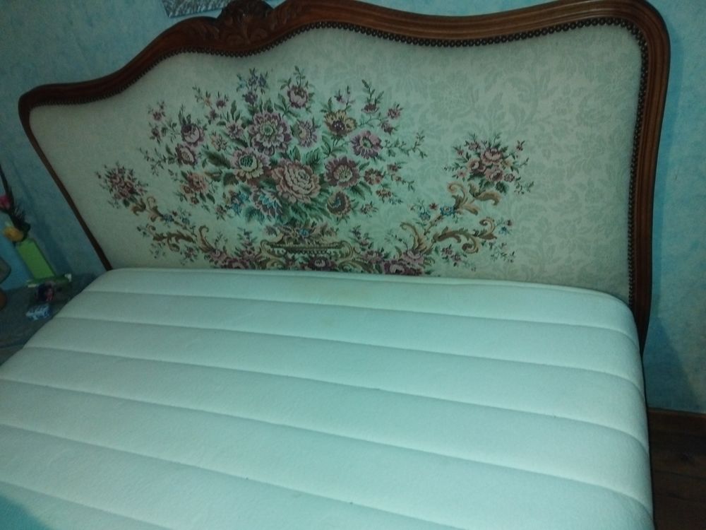 Lit. Double tapissier 140/200 1 Montregard (43)