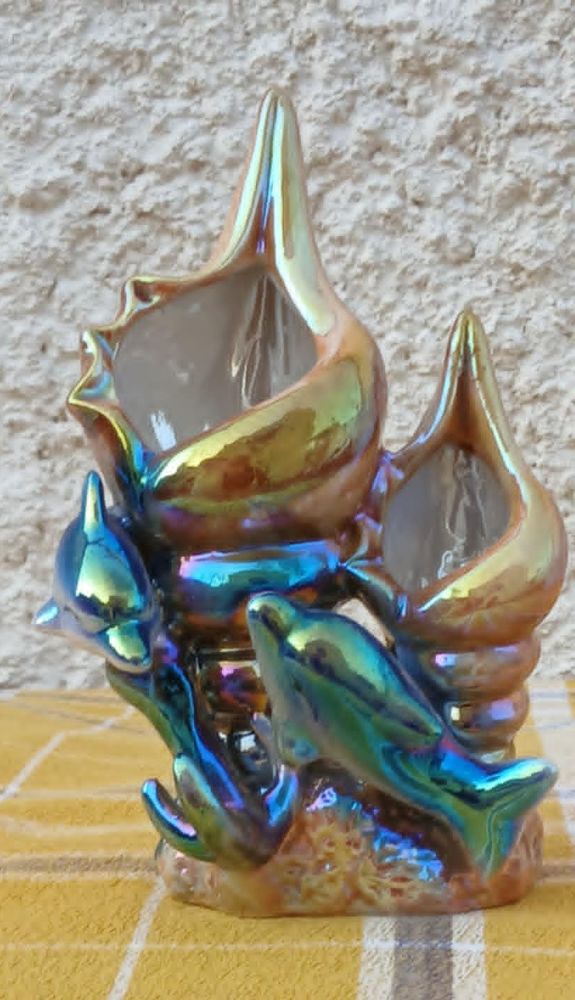 
Double Vase en Forme de Coquillages avec Dauphins H.14,5 cm 15 La Fert�-Alais (91)