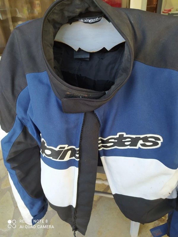 Doublure qui se ote.coque de protection.peu port�. 40 Trans-en-Provence (83)