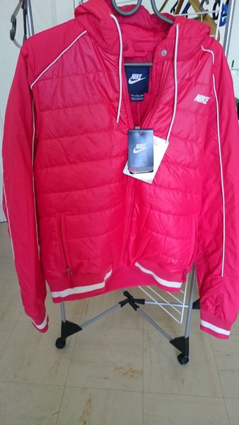 doudoune nike rouge