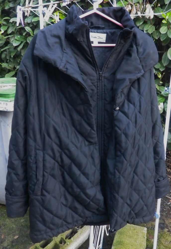 DOUDOUNE NOIRE TAILLE L 5 Attainville (95)