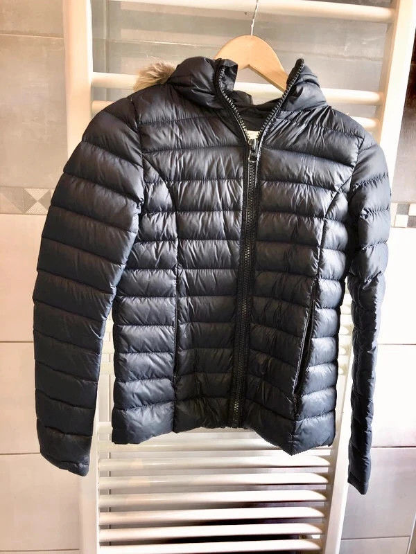 Doudoune Teddy Smith marine taille 0 en tbe � 30 euros
30 Montr�al (32)