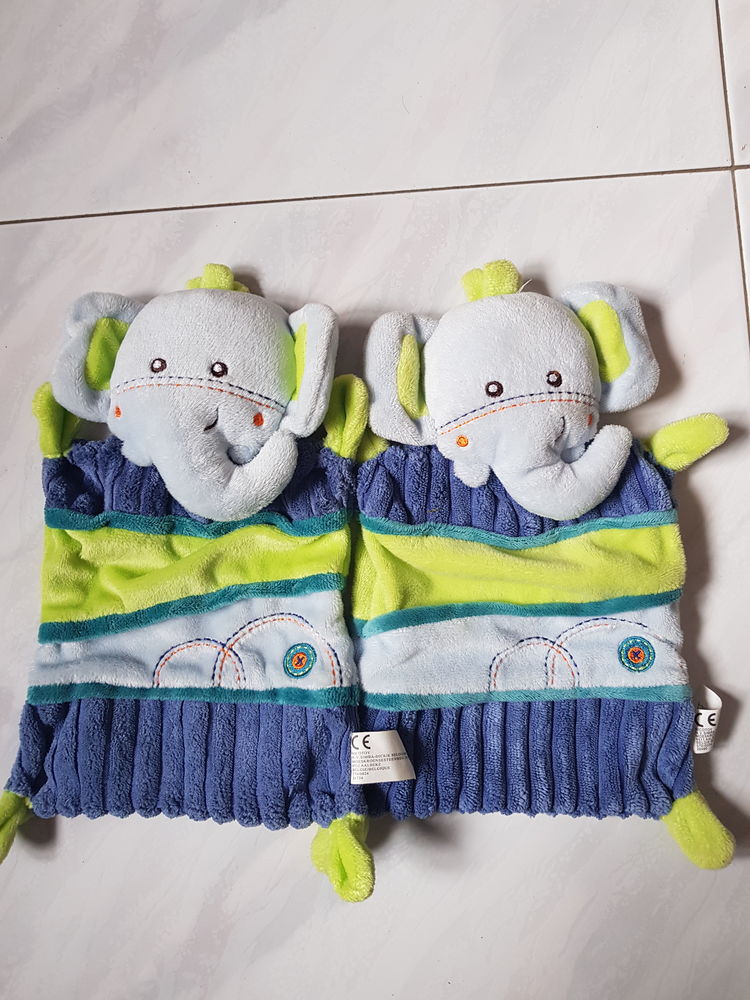 LOT DE 2 DOUDOUS PLAT ELEPHANT BLEU ET VERT - NICOTOY 10 La Clotte (17)