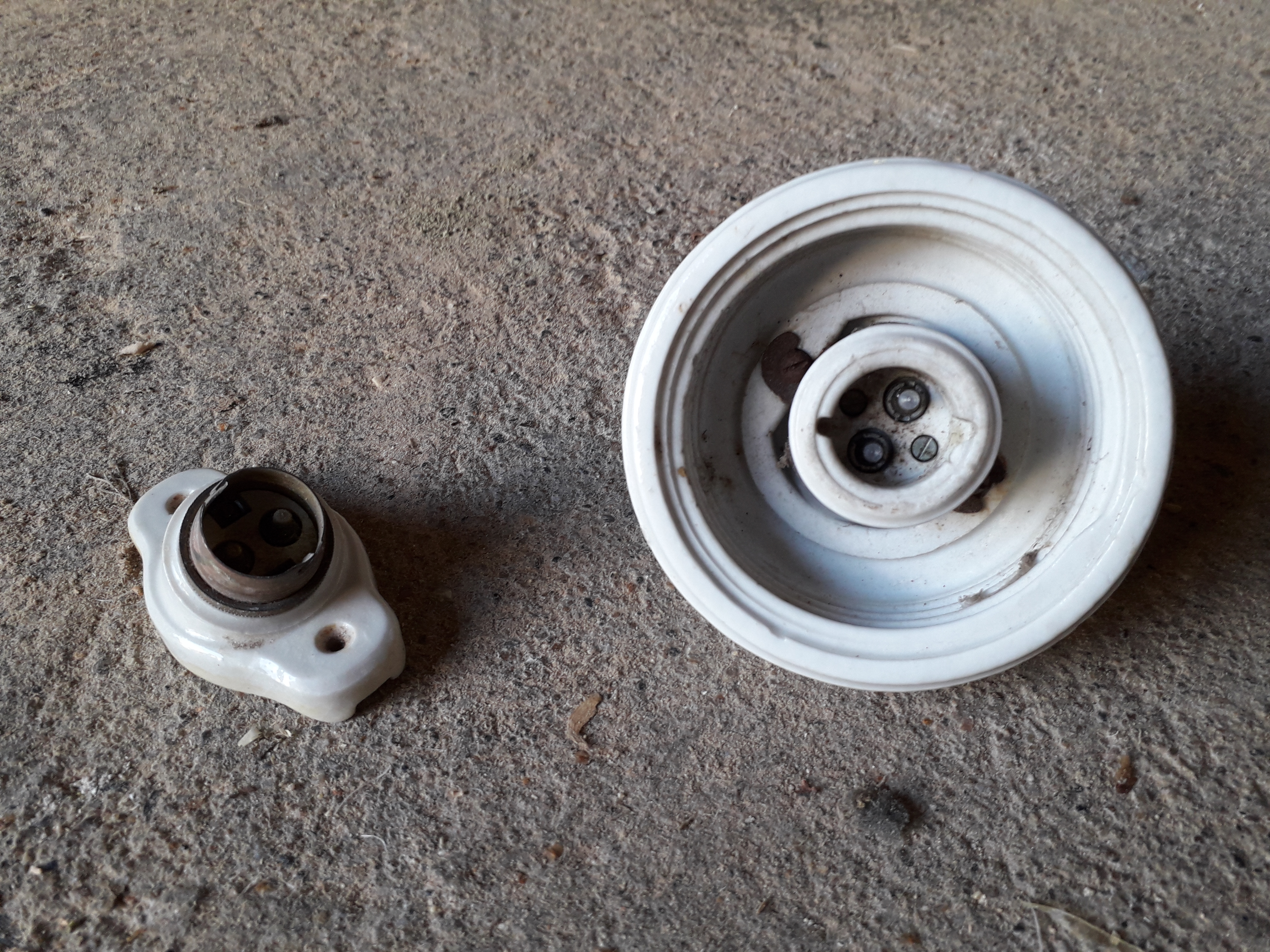 Douille en faience 0 Moulins (03)