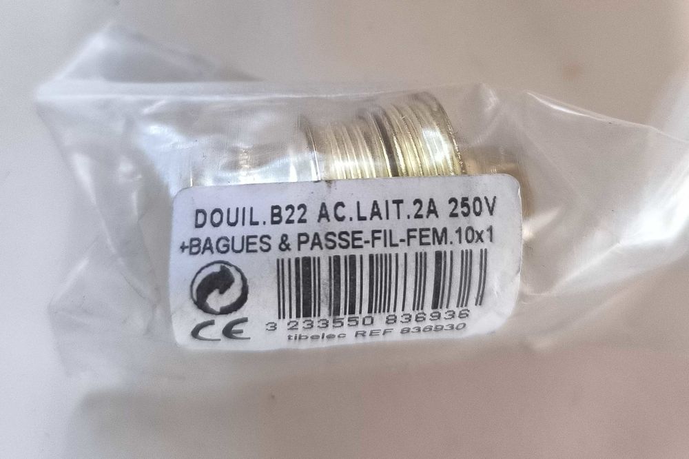 Lot de 6 douilles �   ba�onnette B22 en laiton NEUVES - Tibelex ref 836930 - Id�al luminaires vintage 30 La Rochette (73)