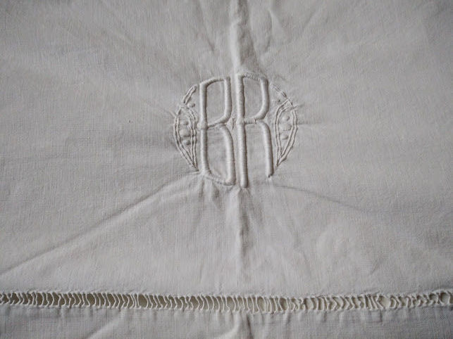 Drap ancien brod� main 40 Nevers (58)