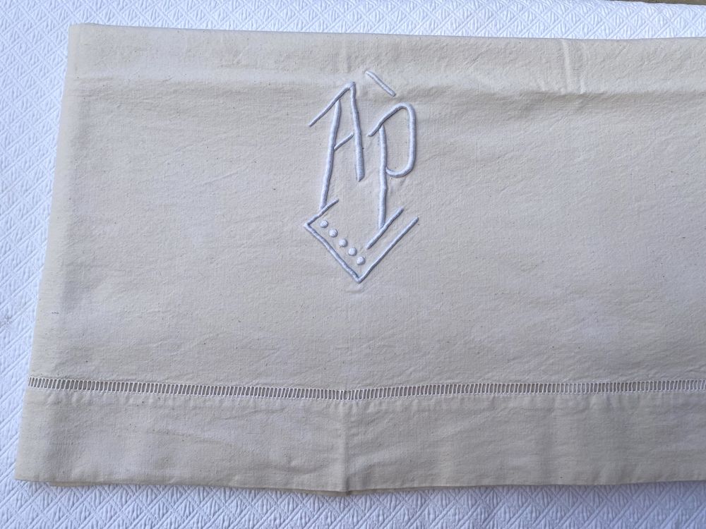 Drap ancien brod� 210 x 280 40 Nyons (26)