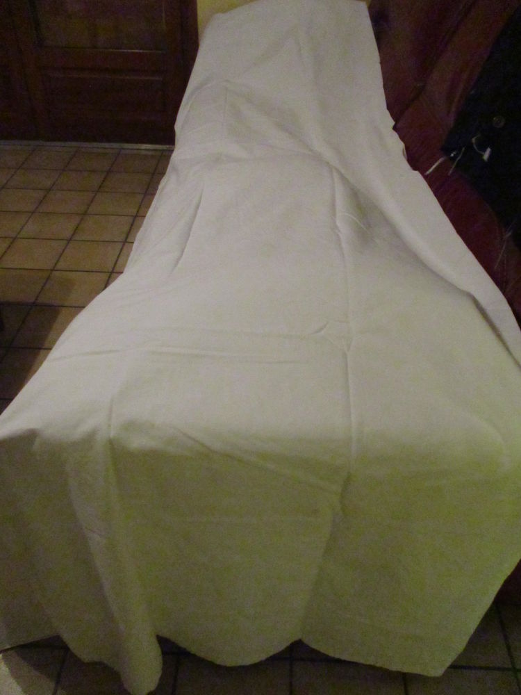 drap blanc 2 m 75 x 1 m 90 environ en coton (pour tout) 10 M�rignies (59)