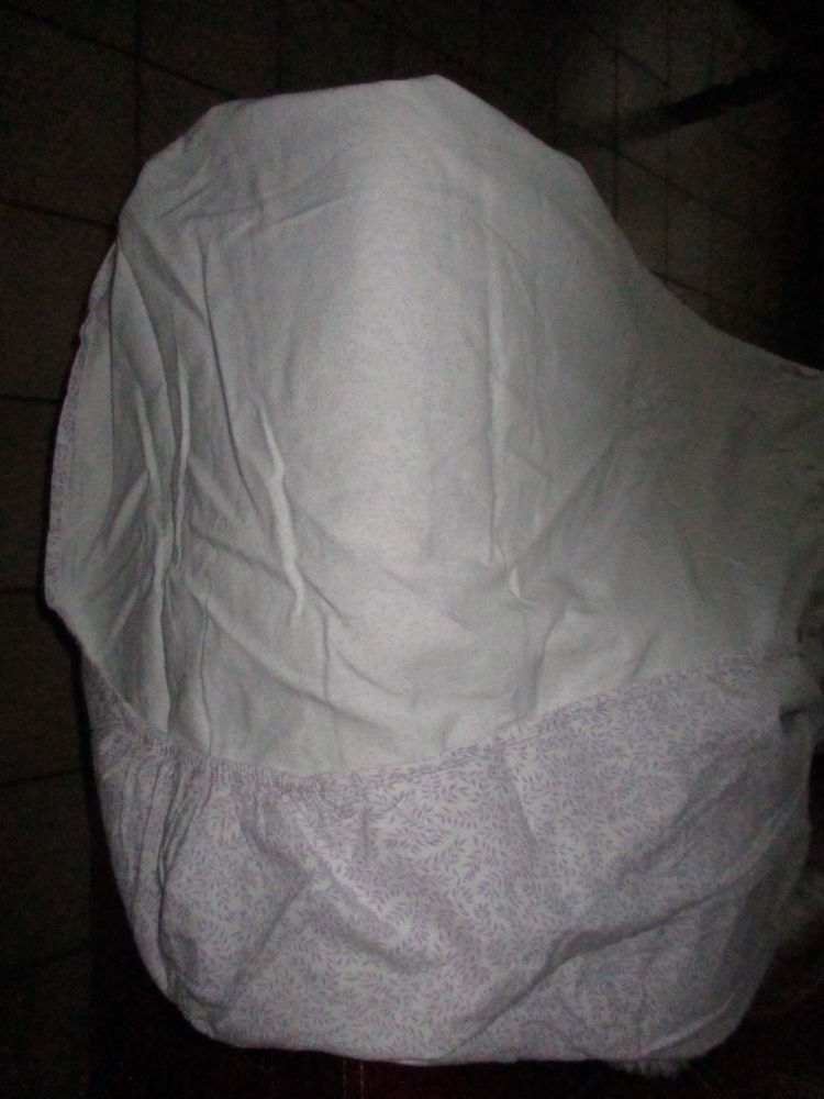 Drap housse molletonn� fleuri violet bon �tat 1,70 m x 1x20 0 M�rignies (59)