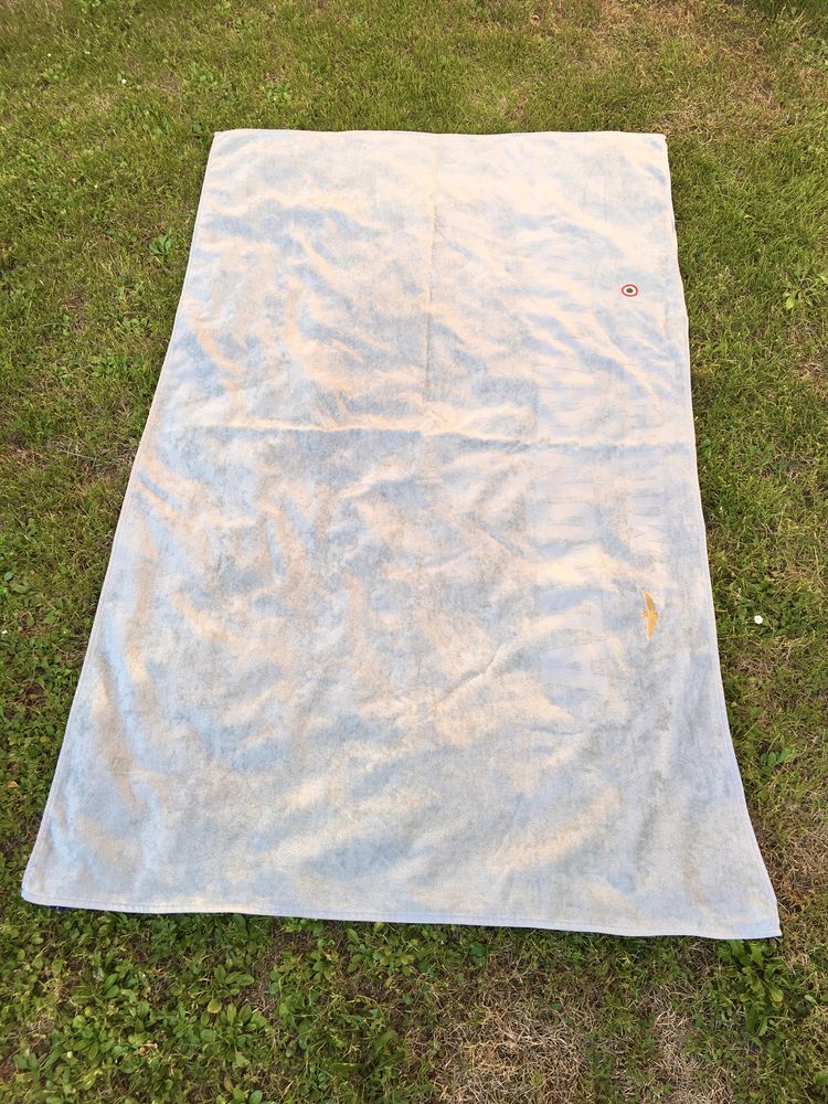Drap de plage, Drap de bain sign� Aeronautica Militare, neuf 30 Merville (31)