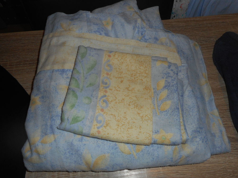 1 drap plat 2 personnes et une taie d oreiller 3 Nimes (30)