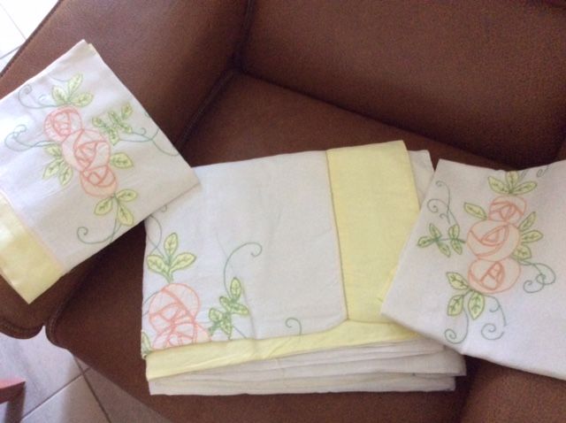 drap + 2 taies brod�s 45 �taples (62)