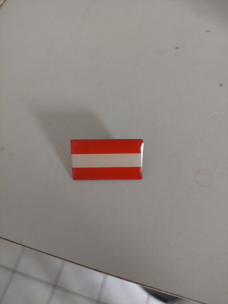pin's drapeau Autriche 4 Miribel (01)