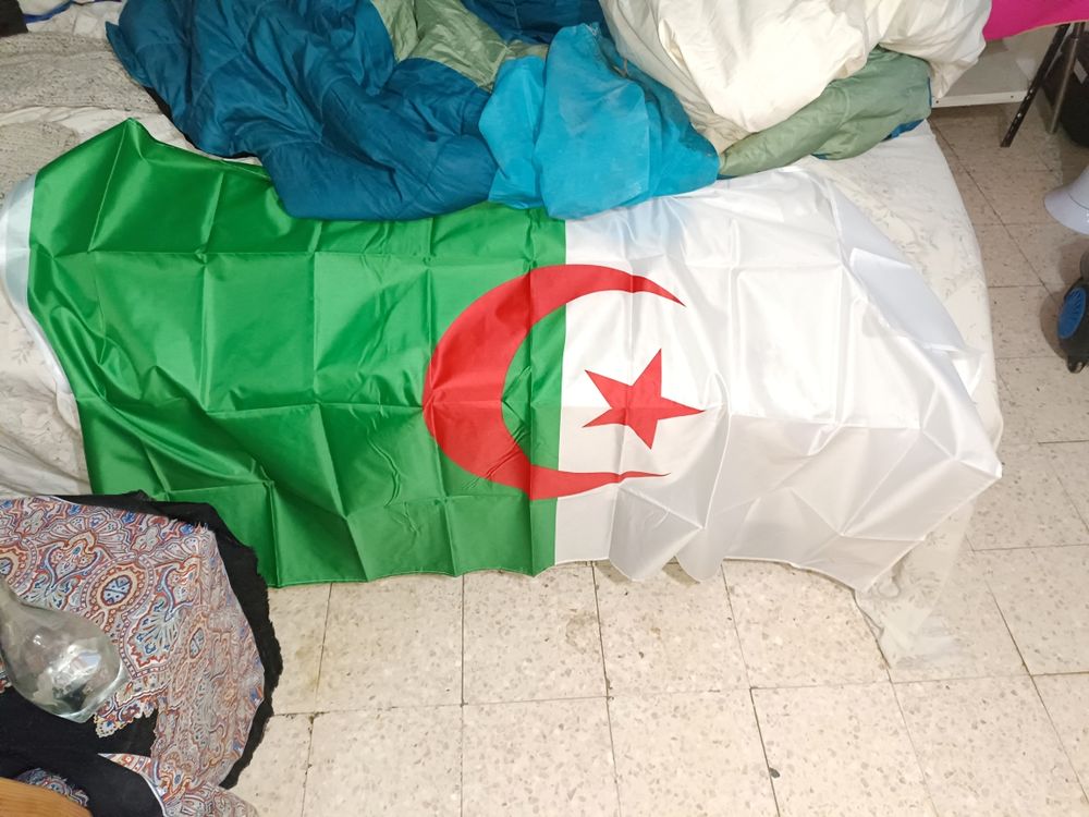 drapeau 12 Lespignan (34)