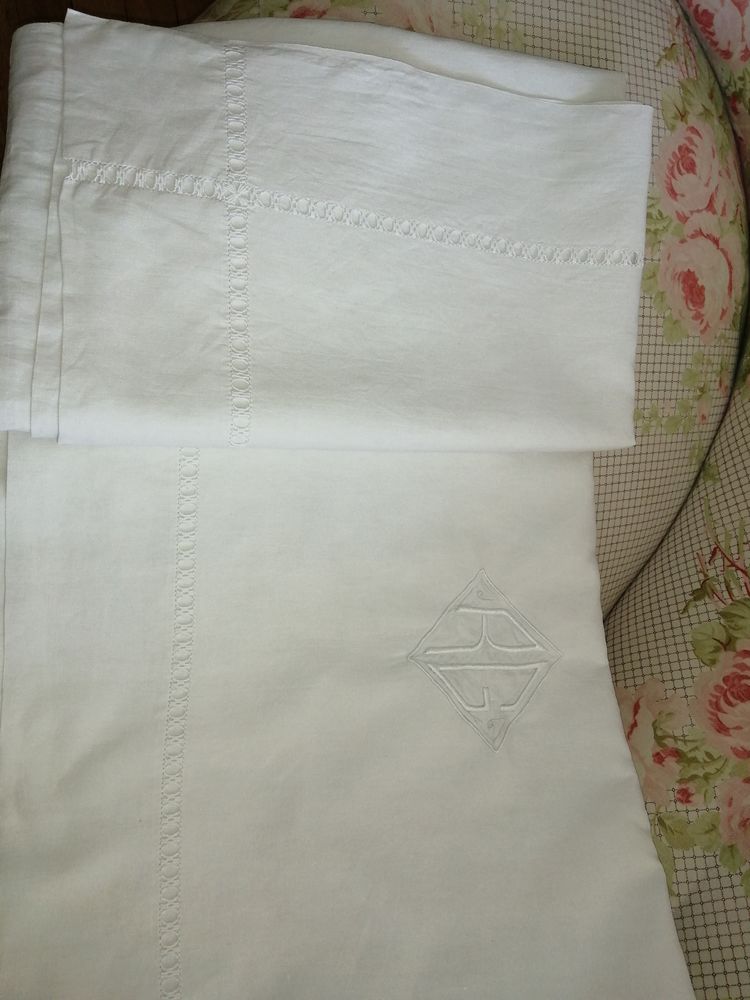 Draps ancien monogramme et dentelle 45 Ch�teauroux (36)