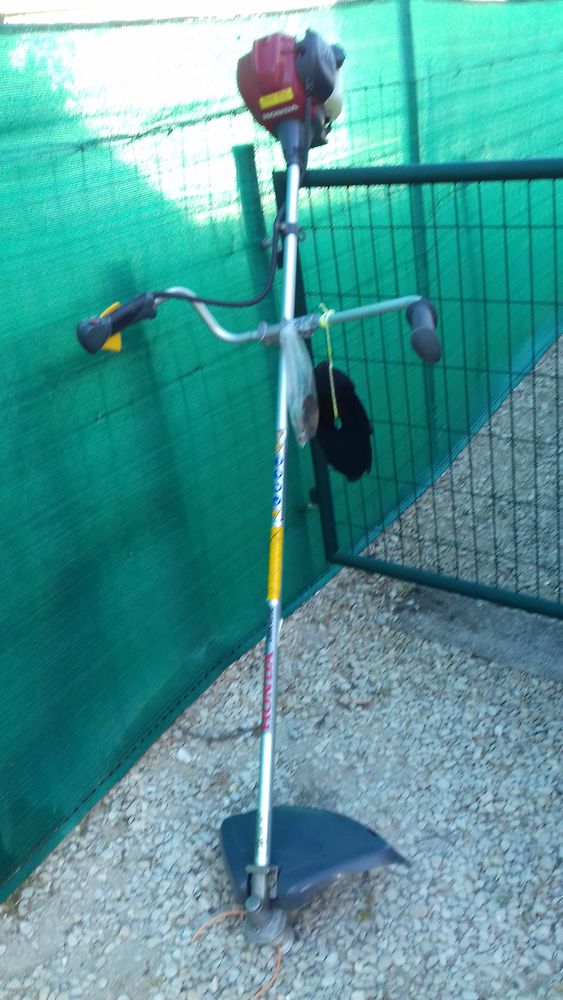 DRBROUSSAILLEUSE HONDA 200 Romilly-sur-Seine (10)