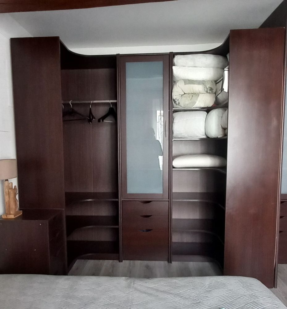 Dressing avec �tag�res, chiffonnier et colonnes 250 Toulouse (31)