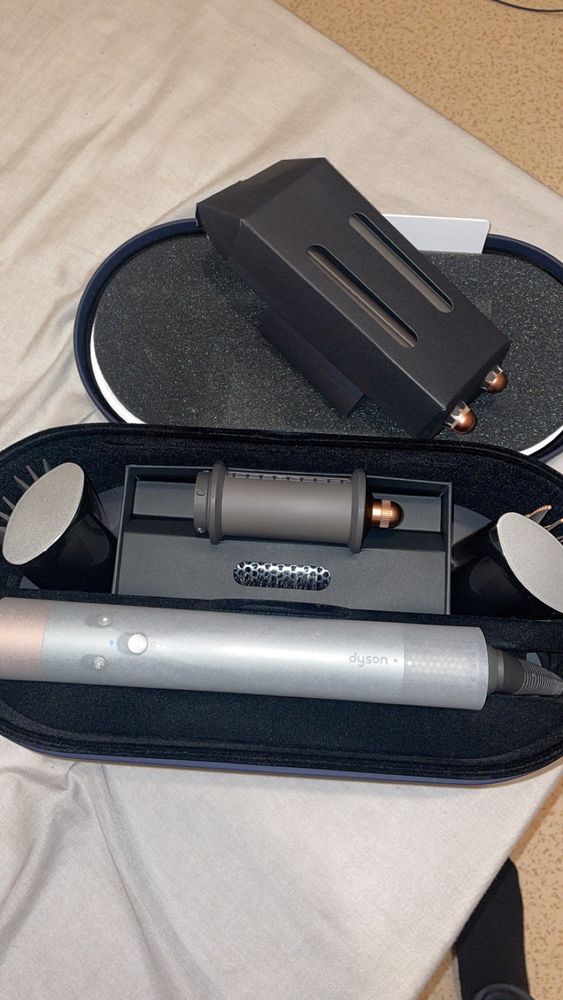 Dyson Airwap complete long 360 Saint-Brieuc (22)