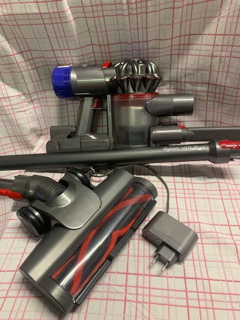 Dyson V 8 aspirateur 130 Saint-M�dard-en-Jalles (33)