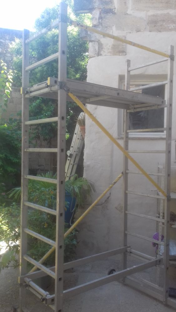 Echafaudage facile et tr�s stable 350 Saint-Gilles (30)