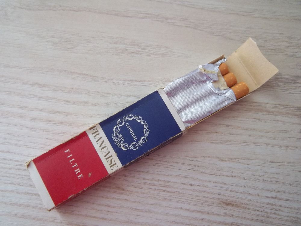 �chantillon gratuit publicitaire CAPORAL collection 1970 7 Valognes (50)