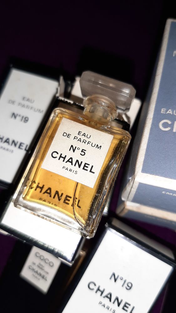 �chantillons chanel 10 Paris 19 (75)