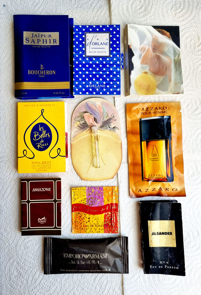 Lot 10 échantillons de parfum N°14 12 Cagnes-sur-Mer (06)