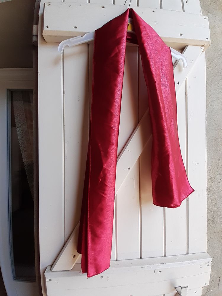 Echarpe femme rouge satin�e 2 Grisolles (82)
