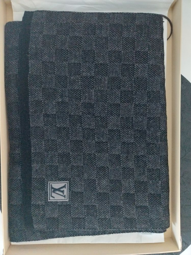 Echarpe louis vuitton 200 Thionville (57)