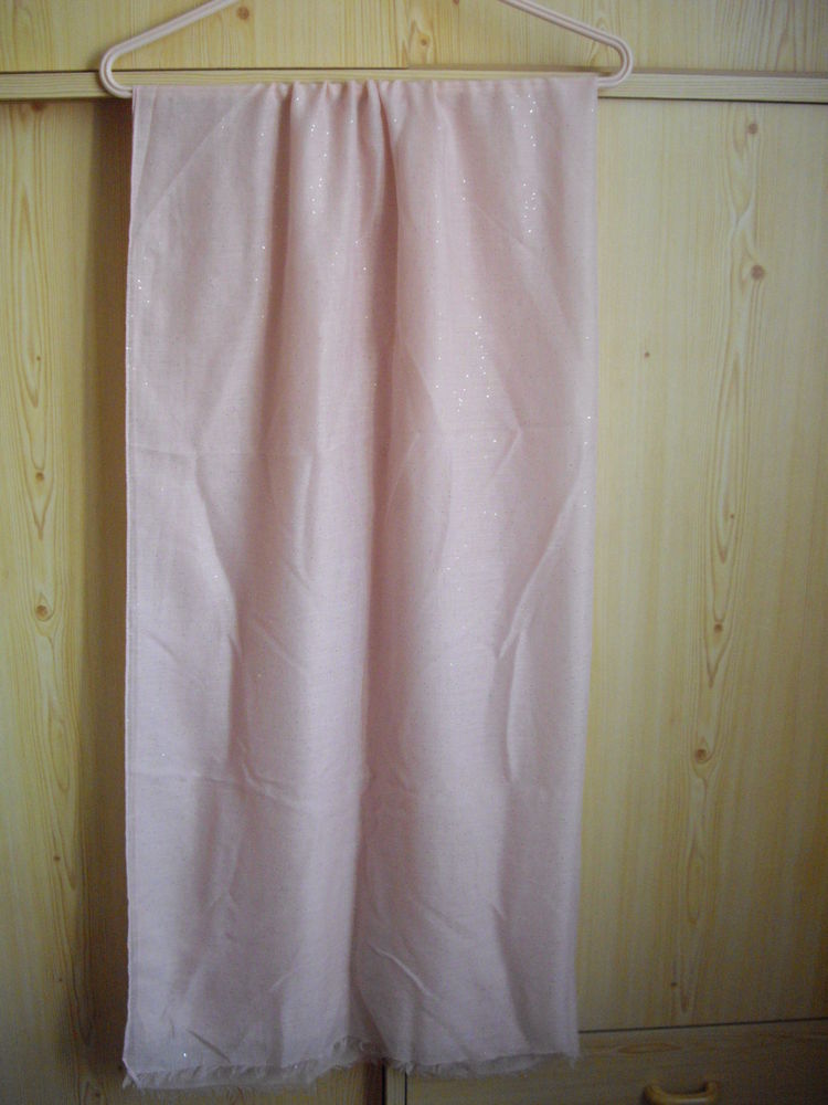 �charpe neuve CAMA�EU 4 Naveil (41)