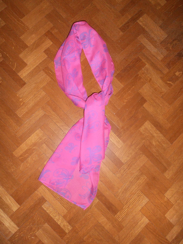 Echarpe papillons 6 (79) 5 Tours (37)