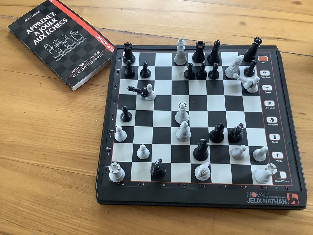 Jeu d'Echecs �lectronique 0 Revel (31)