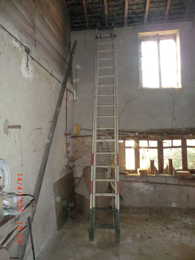 Echelle � coulisse bois 5 � 9 m 120 Thouars (79)