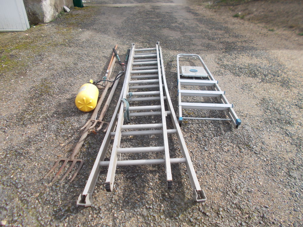 �chelle deux pans en aluminium un escabeau 4 faire prix 269 Saran (45)