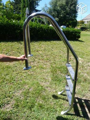 Echelle de piscine  marque  AQUILUS 80 Chazelles-sur-Lyon (42)