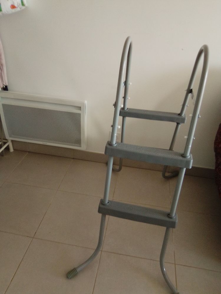 echelle pour spa ou piscine hors sol 40 Le Luc (83)