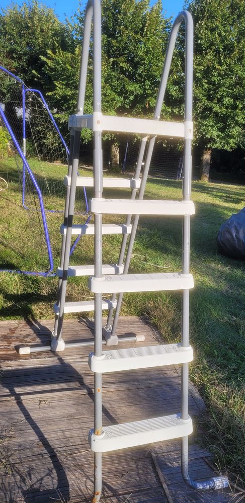 �chelle  pour piscine 1.32 m 15 Vierzon (18)