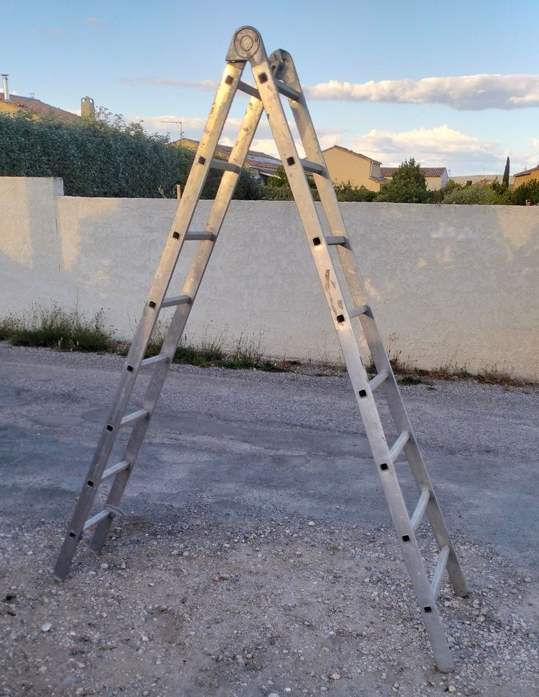  Echelle transformable 2 plans 2x8 echelons 140 Saint-Jean-de-Fos (34)