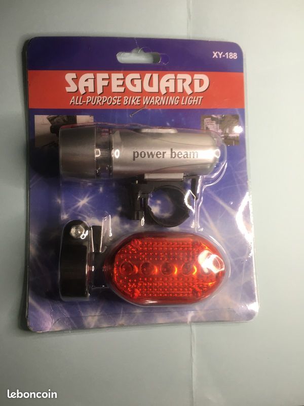 Kit �clairage V�lo & Trottinette  S�curit� et Visibilit� 0 Livet-et-Gavet (38)