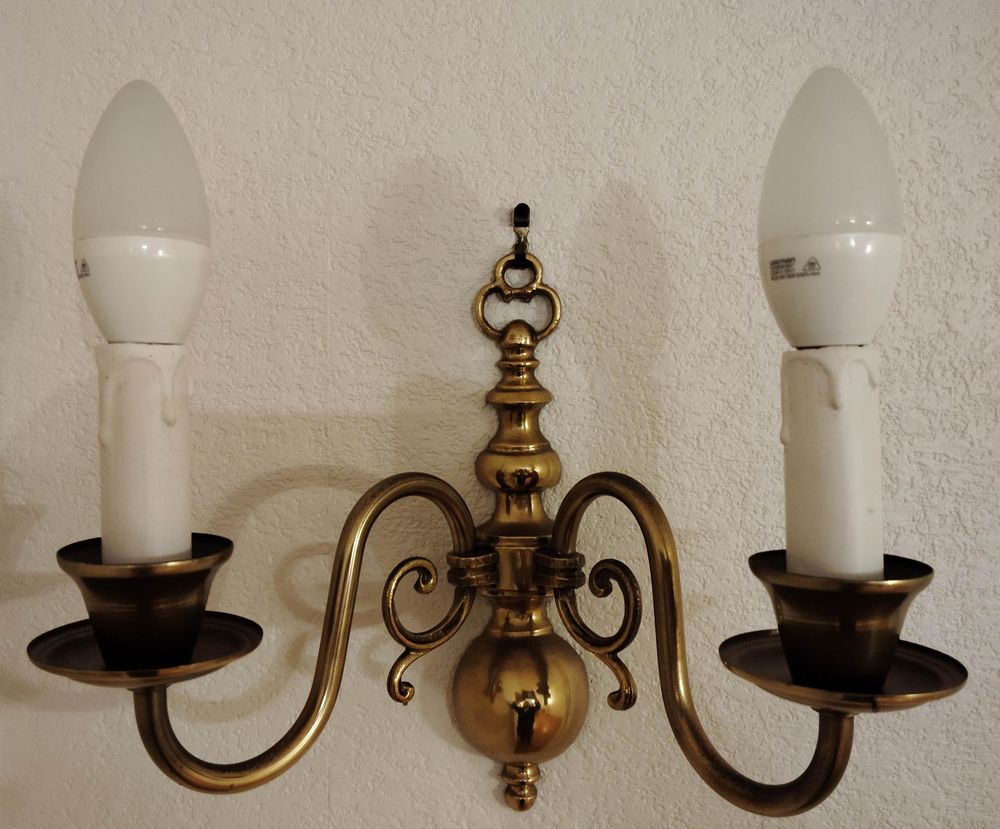 �clairages stylis�s 1 lustre � 5 branches et 4 appliques � 2 50 Pontoise (95)