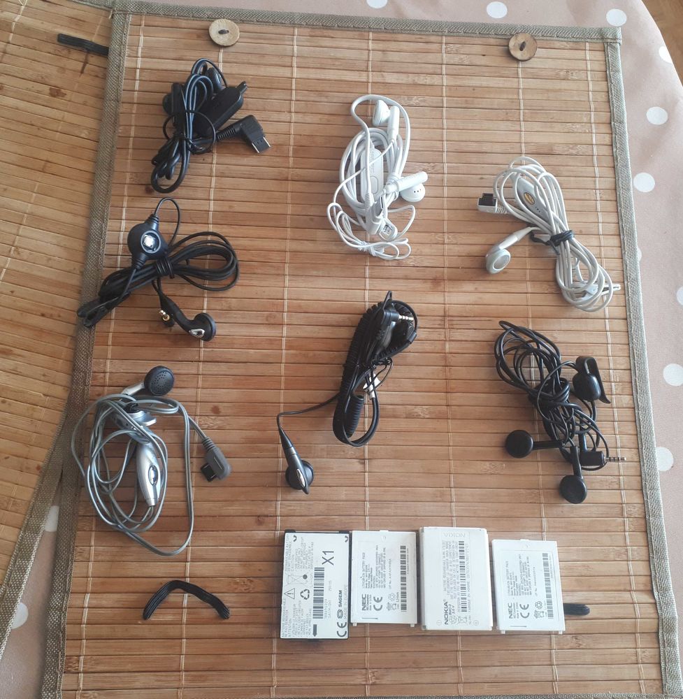 Lot 7 �couteurs et 4 batteries 20 Villemomble (93)