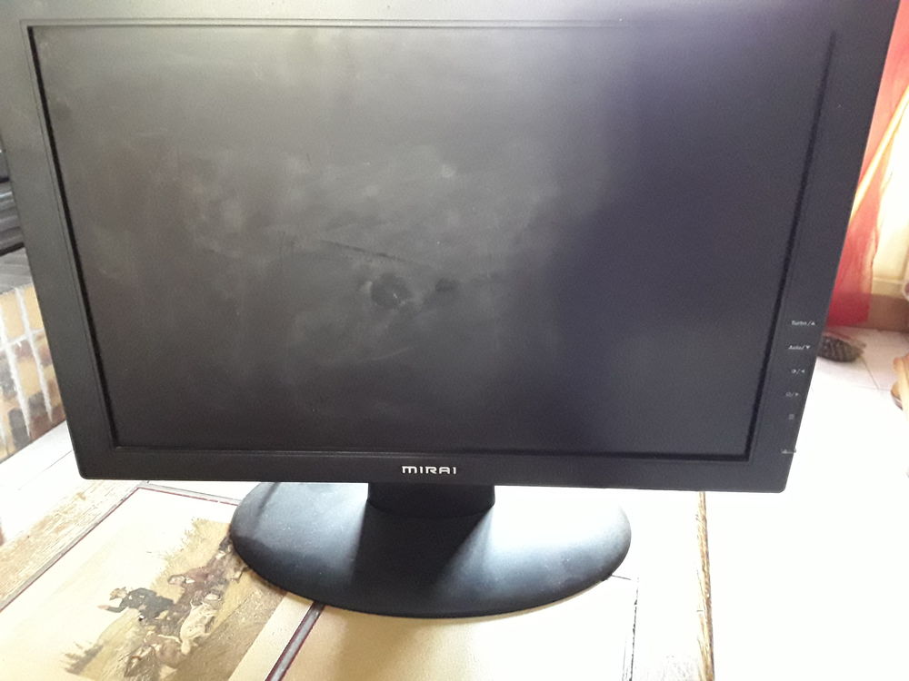 ecran ordinateur de 48cm de diagonale bon etat 30 Naves (19)