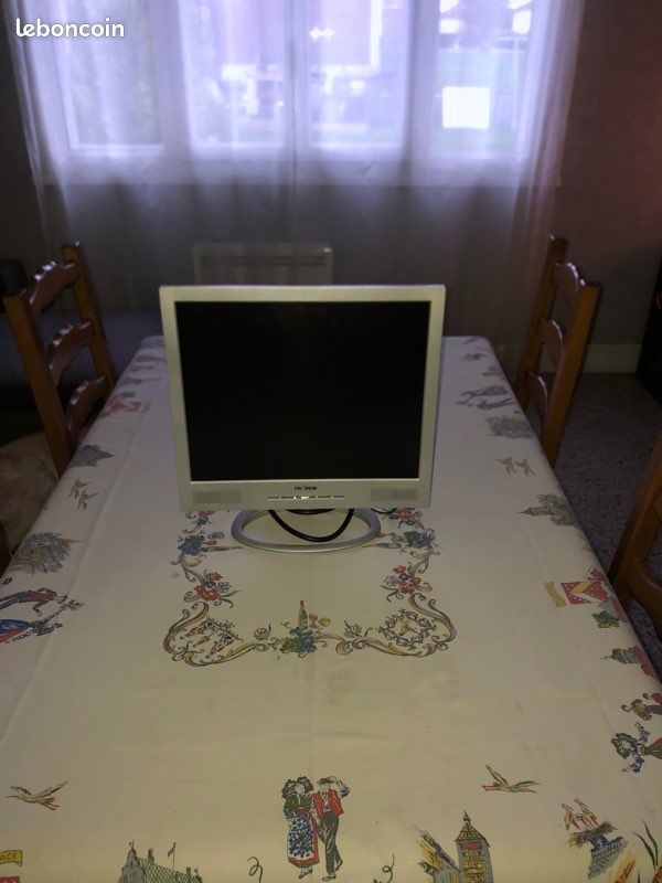 �cran d'ordinateur tr�s bonne �TAT 20 Chauny (02)