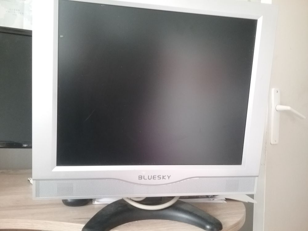 �cran ordinateur 8 Saint-M�dard-en-Jalles (33)