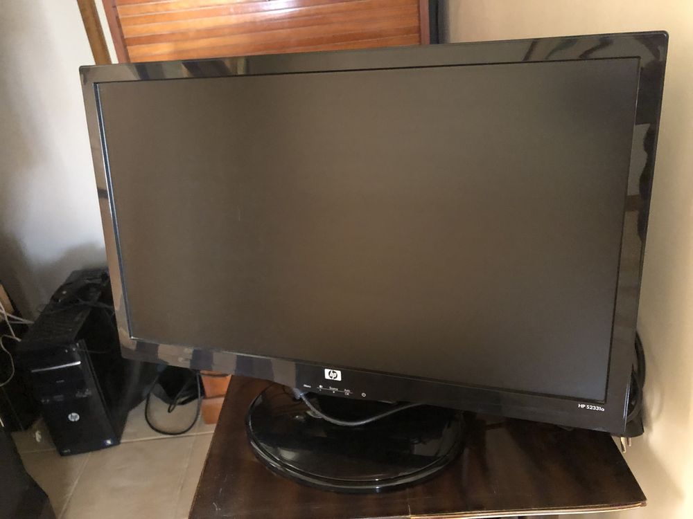 ECRAN  PC PLAT   HP  S23131a Monitor NOIR 23 ?' en TBE 50 La Limouzini�re (44)