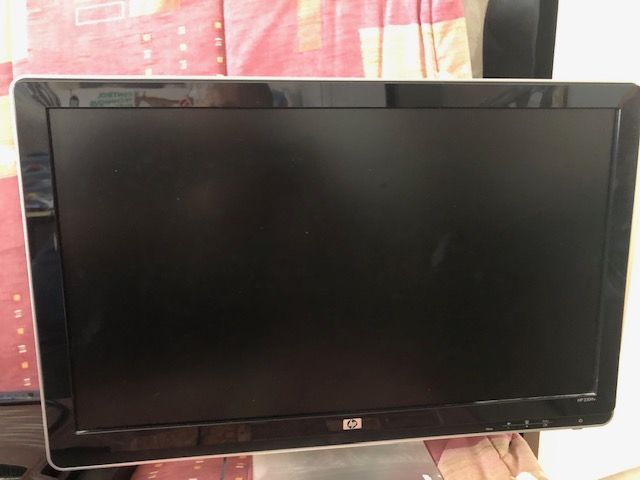 ECRAN 23 POUCE HP 19 Istres (13)